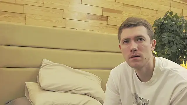 EthanPinkman online show from December 2025 04:07:01 AM