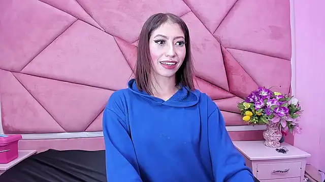 LilithCooperr  online show from December 2024 10:39:02 PM