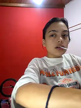 Snapshot of littlemelii chatting on December 2024 01:45:01 AM littlemelii online show from December 2024 01:45:01 AM