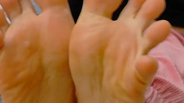 Snapshot of goddessagatha chatting on April 2026 08:34:01 AM goddessagatha online show from April 2026 08:34:01 AM