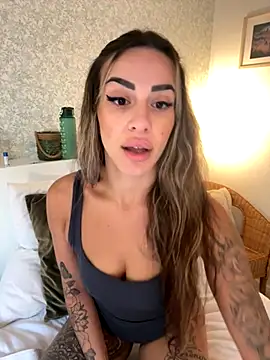 Snapshot of Alisa-Marie chatting on November 2025 12:49:02 PM Alisa-Marie online show from November 2025 12:49:02 PM