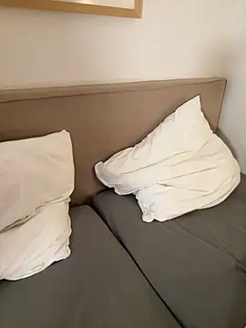 Snapshot of Alisa-Marie chatting on November 2025 04:06:01 PM Alisa-Marie online show from November 2025 04:06:01 PM