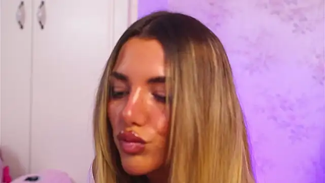 ClaraHazel online show from October 2025 04:45:02 AM