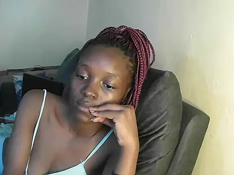 Snapshot of petite_clara24 chatting on February 2025 10:18:01 AM petite clara24 online show from February 2025 10:18:01 AM