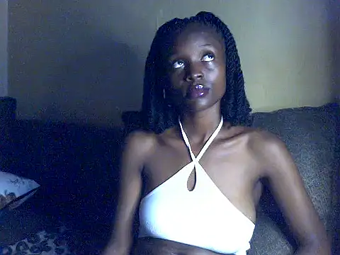 petite clara24 online show from November 2025 11:05:01 PM