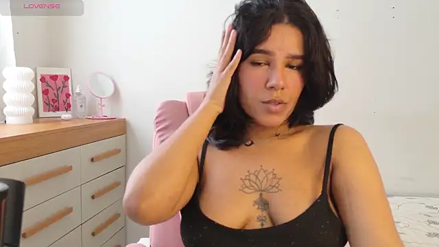 ninapego online show from November 2025 11:00:01 AM