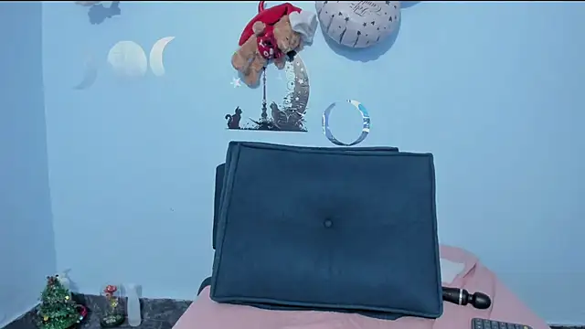  luna  sweet  online show from December 2025 09:00:01 PM