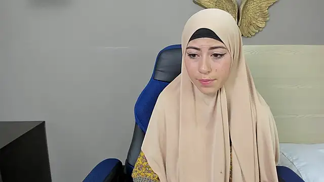 chaymae nah  online show from December 2024 08:44:02 AM