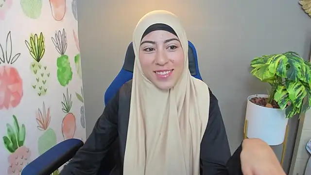 chaymae nah  online show from December 2024 02:54:01 AM