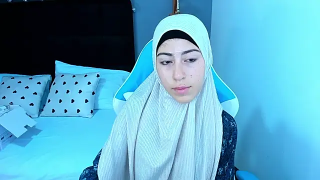 chaymae nah  online show from December 2024 08:23:02 PM