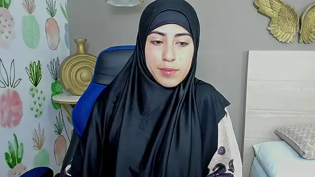 chaymae nah  online show from January 2025 02:17:01 AM