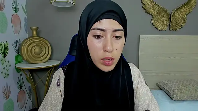 chaymae nah  online show from January 2025 05:19:01 AM