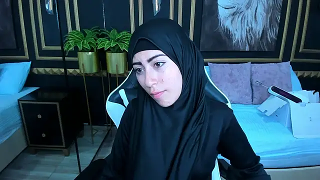 chaymae nah  online show from January 2025 03:52:01 PM