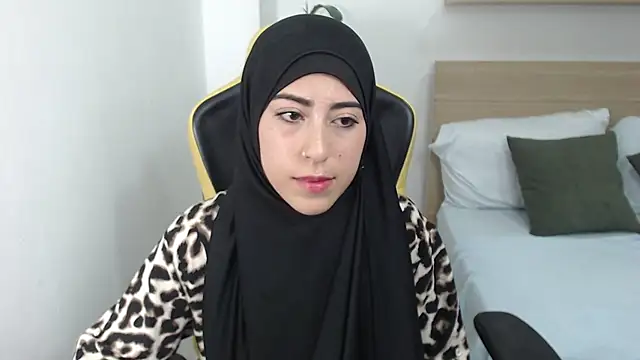 chaymae nah  online show from March 2025 03:35:02 PM