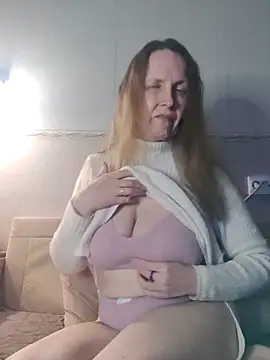 Snapshot of Evelina_cute chatting on December 2024 08:47:02 PM Evelina cute online show from December 2024 08:47:02 PM