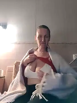 Snapshot of Evelina_cute chatting on December 2024 11:03:01 PM Evelina cute online show from December 2024 11:03:01 PM