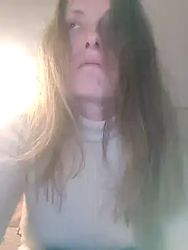 Snapshot of Evelina_cute chatting on December 2024 01:28:02 PM Evelina cute online show from December 2024 01:28:02 PM