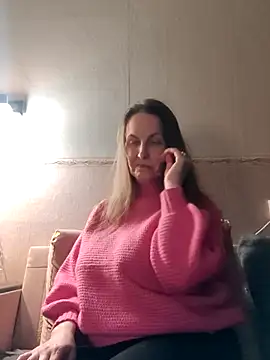 Snapshot of Evelina_cute chatting on January 2025 08:45:01 PM Evelina cute online show from January 2025 08:45:01 PM