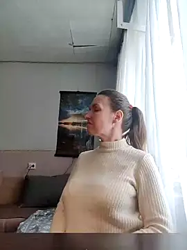 Snapshot of Evelina_cute chatting on February 2025 11:43:02 AM Evelina cute online show from February 2025 11:43:02 AM