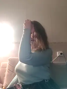 Snapshot of Evelina_cute chatting on February 2025 06:38:01 PM Evelina cute online show from February 2025 06:38:01 PM