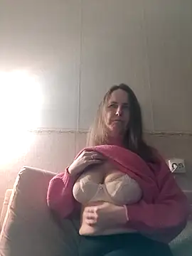 Snapshot of Evelina_cute chatting on February 2025 06:23:02 PM Evelina cute online show from February 2025 06:23:02 PM