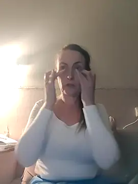 Snapshot of Evelina_cute chatting on September 2025 08:11:02 PM Evelina cute online show from September 2025 08:11:02 PM