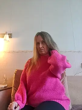 Snapshot of Evelina_cute chatting on October 2025 05:04:01 AM Evelina cute online show from October 2025 05:04:01 AM