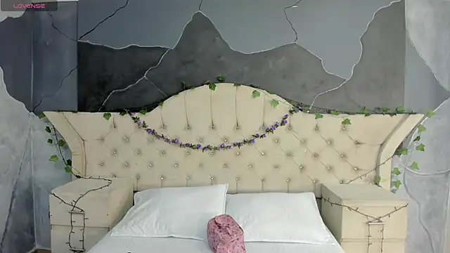 AmberGreyy  online show from November 2025 06:09:02 PM