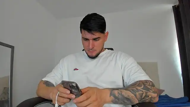 Teilor Creed online show from November 2025 07:07:02 PM