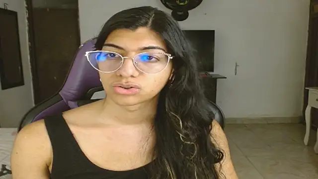 engielphoenis14 online show from December 2025 10:06:02 PM