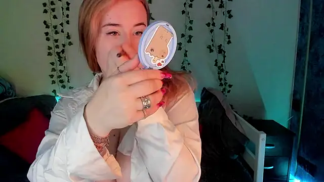 Emily Gin online show from February 2025 02:15:01 AM