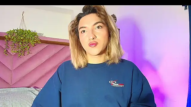 TomLondon  online show from October 2025 12:38:02 PM