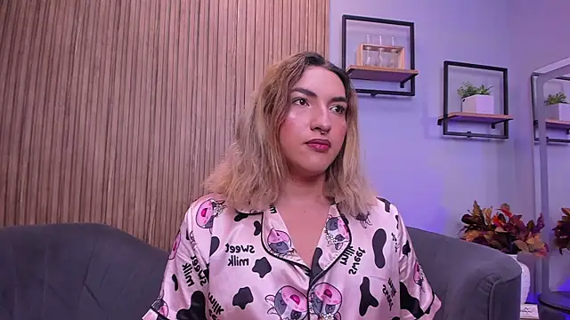 TomLondon  online show from December 2025 09:38:01 AM