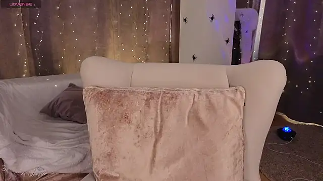 Snapshot of NaokoStifel chatting on October 2025 02:30:02 AM NaokoStifel online show from October 2025 02:30:02 AM