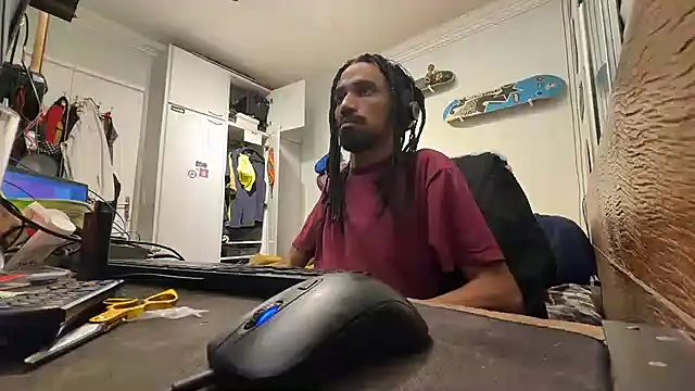 Snapshot of hotcamboy420 chatting on December 2024 05:31:02 AM hotcamboy420 online show from December 2024 05:31:02 AM