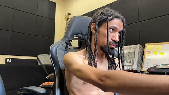 Snapshot of hotcamboy420 chatting on May 2026 05:21:01 PM hotcamboy420 online show from May 2026 05:21:01 PM
