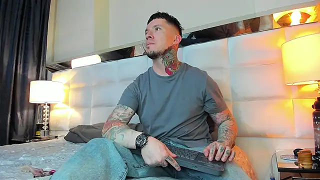 Snapshot of Adam_tatto chatting on October 2025 04:00:01 AM Adam tatto online show from October 2025 04:00:01 AM