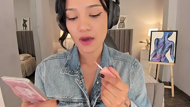 Snapshot of renee_shelby_ chatting on December 2024 11:57:01 PM renee shelby online show from December 2024 11:57:01 PM