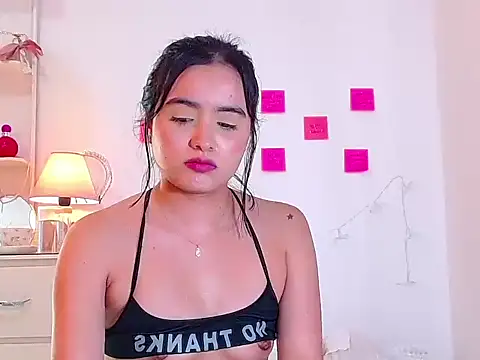 Snapshot of naissha- chatting on February 2025 02:44:02 PM naissha- online show from February 2025 02:44:02 PM