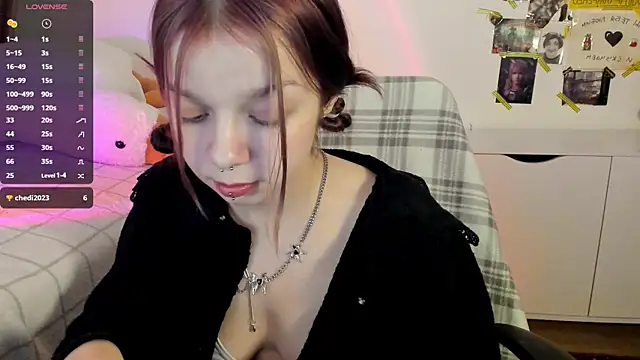 Snapshot of crystal_lilith chatting on February 2025 09:07:02 PM crystal lilith online show from February 2025 09:07:02 PM