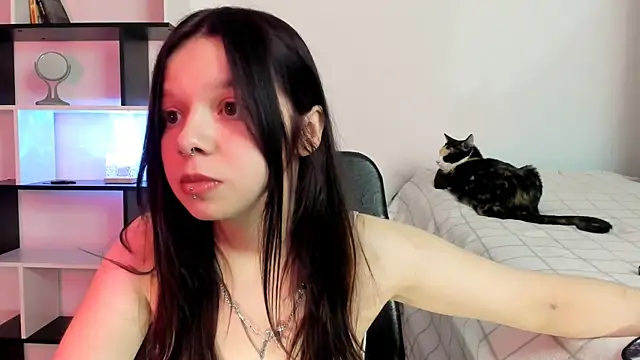 Snapshot of crystal_lilith chatting on February 2025 01:33:02 PM crystal lilith online show from February 2025 01:33:02 PM