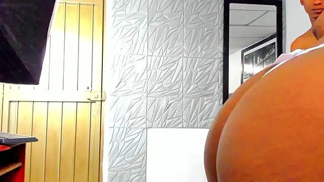 Snapshot of EvaxEmma chatting on January 2025 01:24:02 PM EvaxEmma online show from January 2025 01:24:02 PM