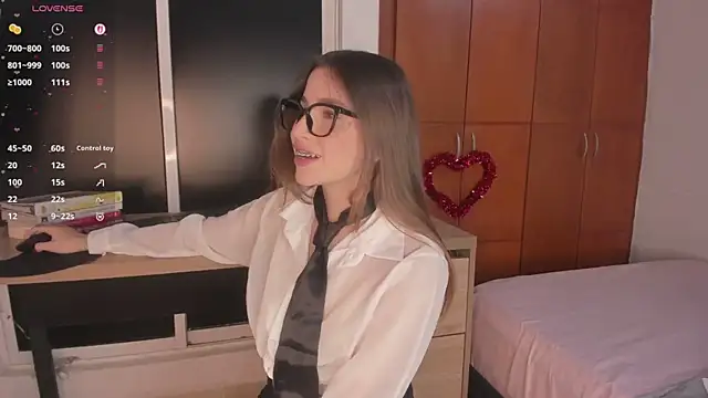 LynnSam  online show from February 2026 01:12:01 AM