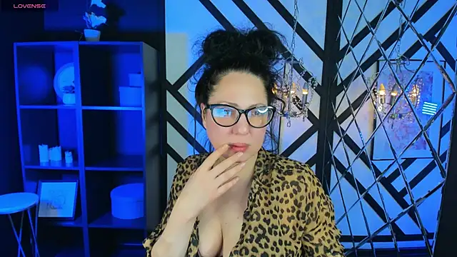 Anita Muse online show from November 2025 08:33:02 PM