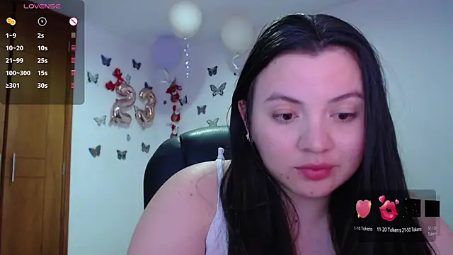 Snapshot of Sarahros1 chatting on December 2024 11:56:01 PM Sarahros1 online show from December 2024 11:56:01 PM