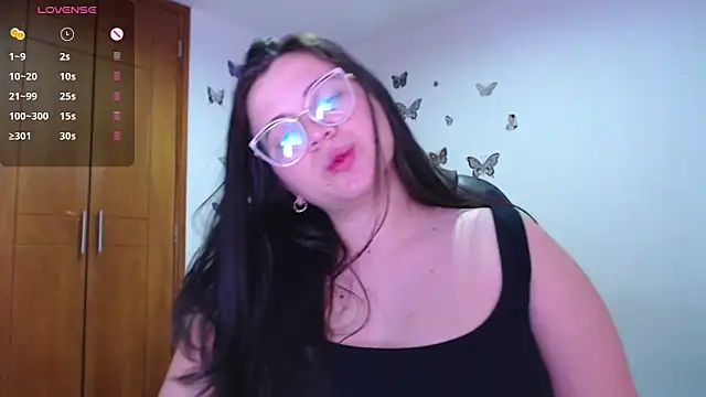 Snapshot of Sarahros1 chatting on January 2025 06:34:02 AM Sarahros1 online show from January 2025 06:34:02 AM
