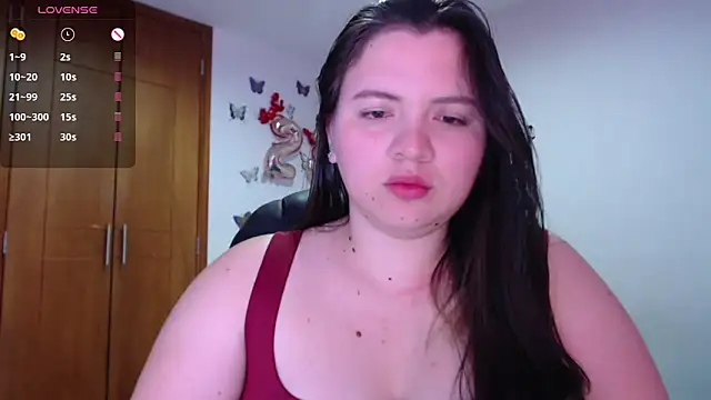 Snapshot of Sarahros1 chatting on January 2025 04:32:01 AM Sarahros1 online show from January 2025 04:32:01 AM