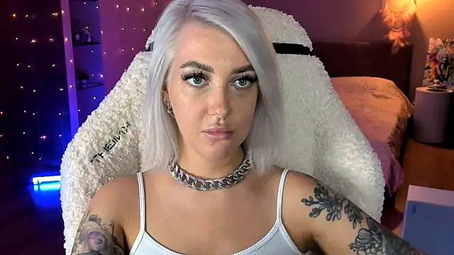 tykioty Miley online show from October 2025 02:01:02 PM