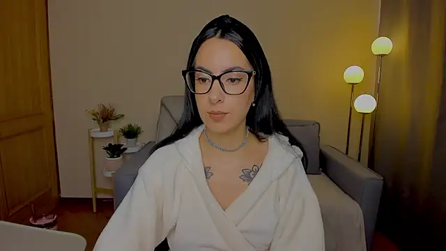 miadaniells hot online show from November 2025 03:25:01 PM