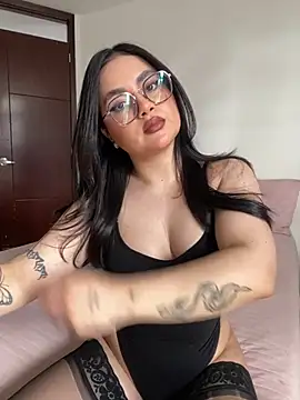 Snapshot of montmariana chatting on June 2026 07:18:02 PM montmariana online show from June 2026 07:18:02 PM